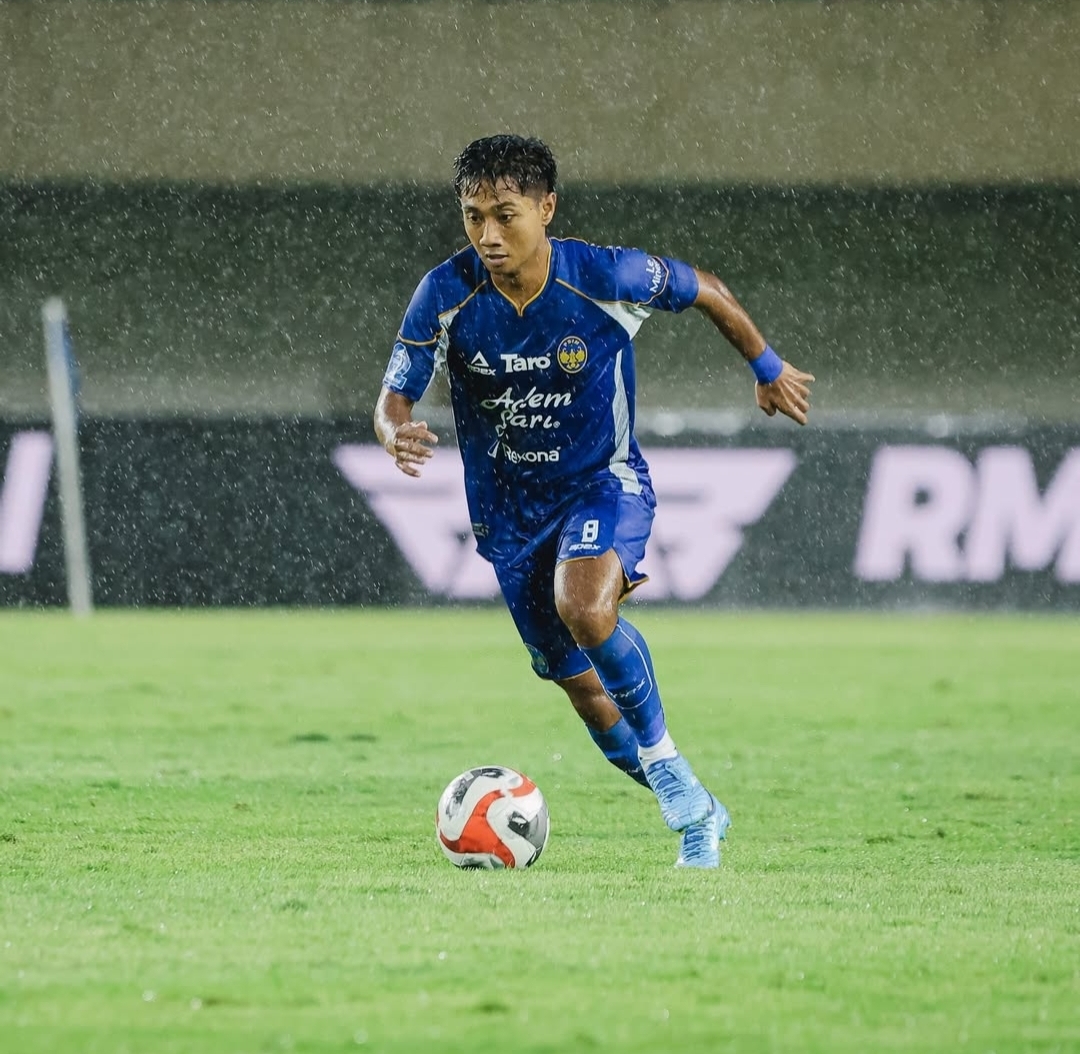 Gelandang muda PSIM Jogja Savio Sheva.