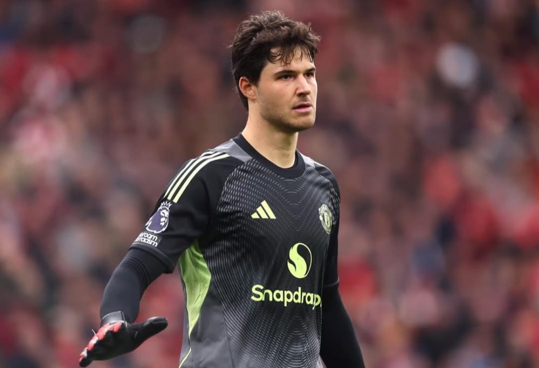 Kiper Manchester United, Senne Lammens berharap bisa bangkit bersama setelah kekalahan dari Newcastle