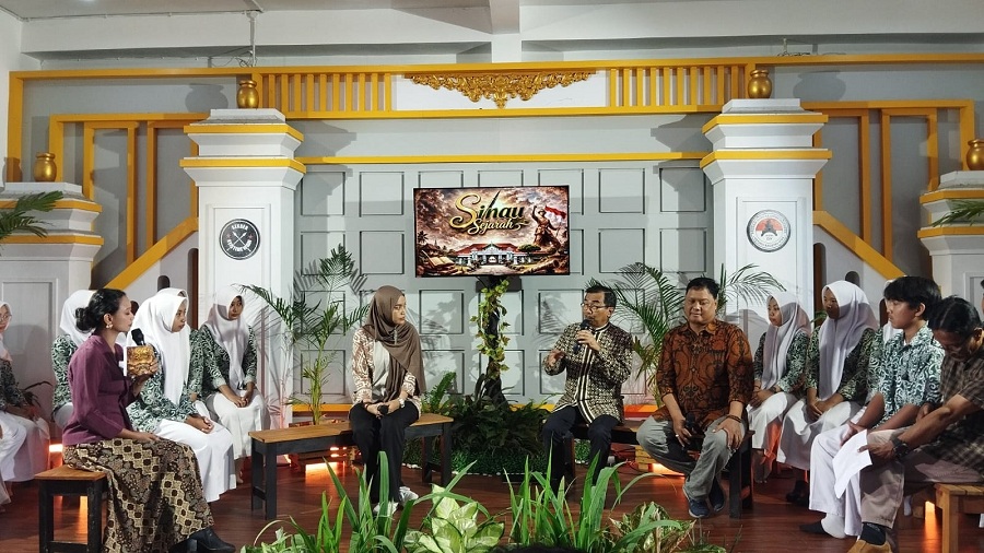 EDUKASI ANAK MUDA: Sinau sejarah memperingati kenaikan takhta Sultan HB X diadakan di SMAN 1 Bambanglipuro, Bantul. Acara diinisiasi Paniradya Kaistimewan.