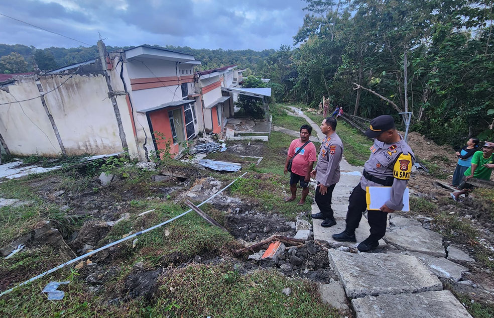 POTENSI LONGSOR: Rumah warga di Perumahan Taman Semesta Asri, Padukuhan Guwo RT 3, Kalurahan Triwidadi, Kapanewon Pajangan yang terdampak pergerakan tanah.