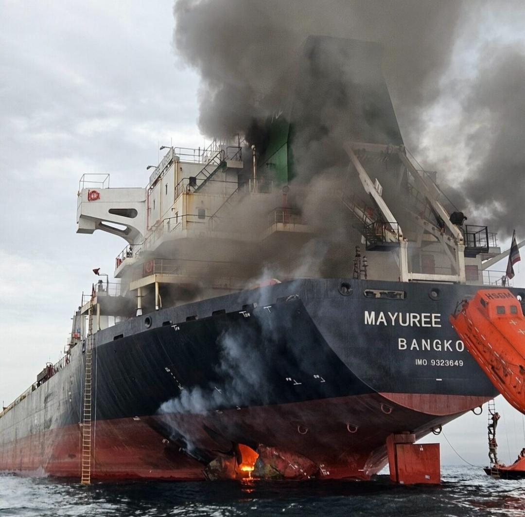 Kapal kargo berbendera Thailand Mayuree Naree menjadi korban serangan di Selat Hormuz pada Rabu (11/3/2026) pagi waktu setempat.