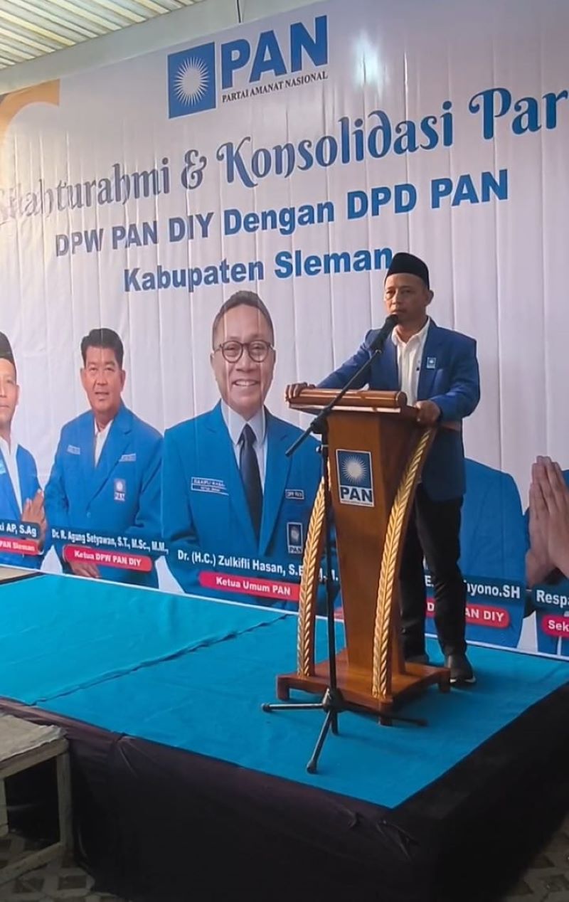 KOMPAK BERDERAP BERMANFAAT: Ketua DPD PAN Sleman Raden Inoki AP saat menyampaikan sambutan acara silaturahmi dan konsolidasi partai, Jumat (13/3/2026).