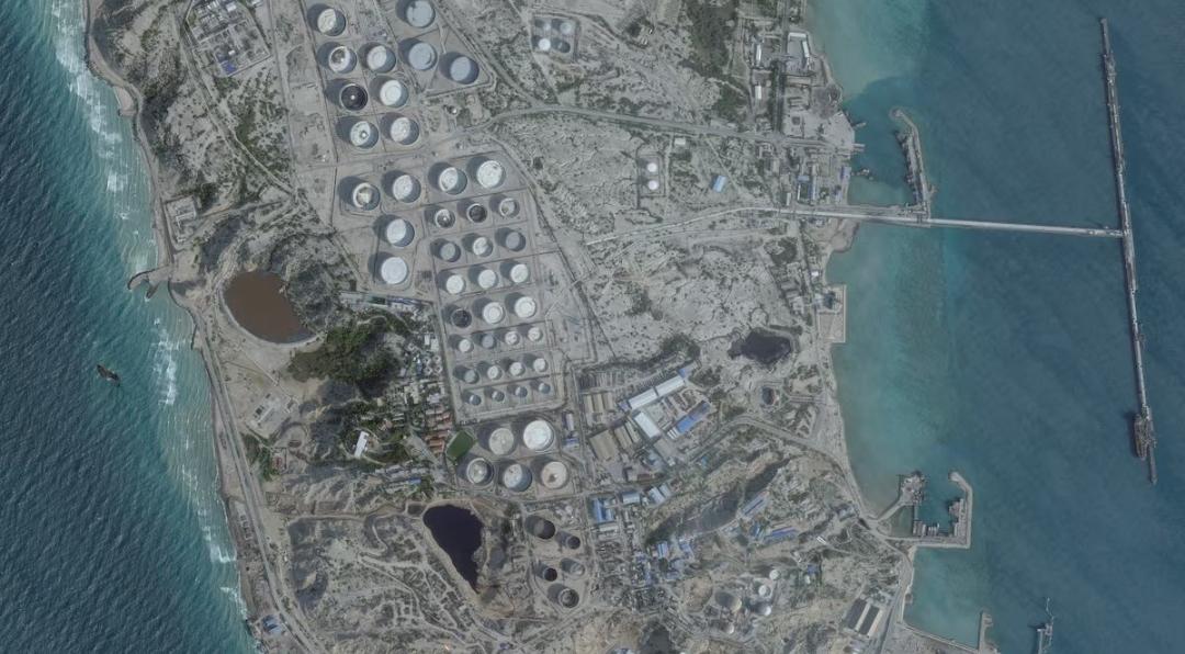 Citra satelit Pulau Kharg, Iran. 