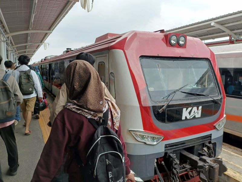 TRANSPORTASI PUBLIK : Kereta Api (KA) Prameks berada di titik pemberhentian terakhir di Stasiun Kutoarjo. Kereta dengan tarif ekonomis ini sedang diusulkan agar rutenya diperpanj
