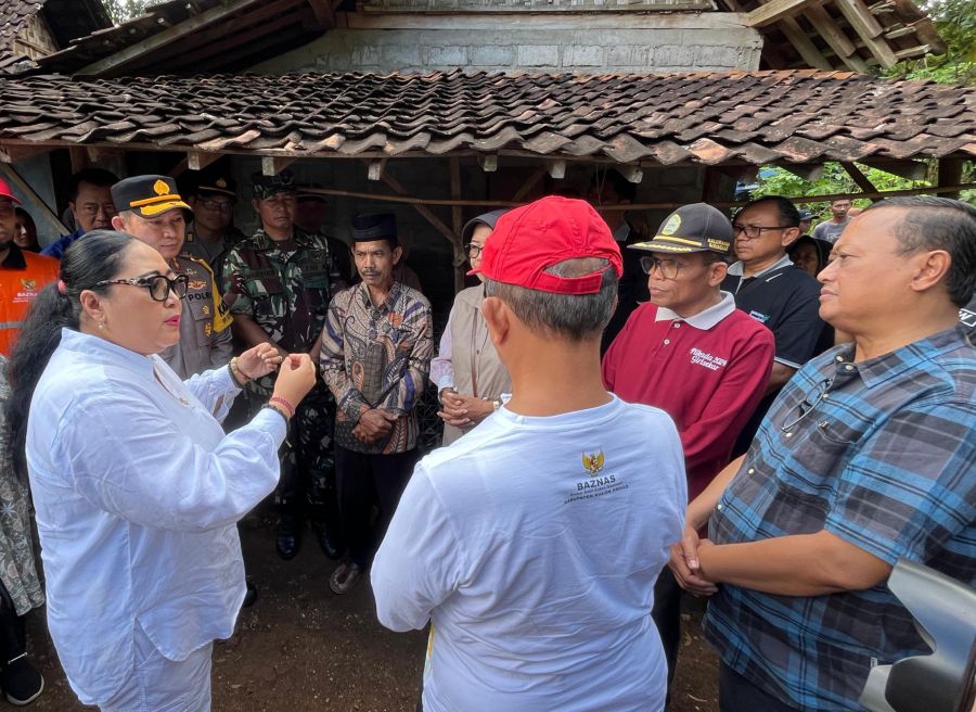 Bupati Gunungkidul Endah Subekti Kuntariningsih saat ditemui di kediaman Fendi.&nbsp;
