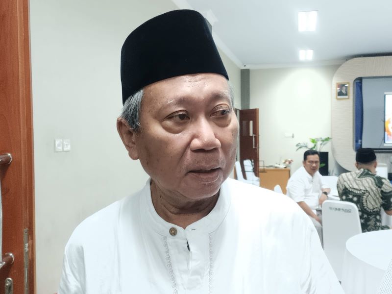 Rektor Unimugo Sofyan Anif