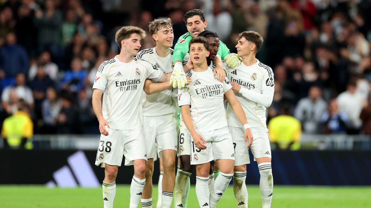 Para pemain Real Madrid rayakan kemenangan atas Elche di La Liga