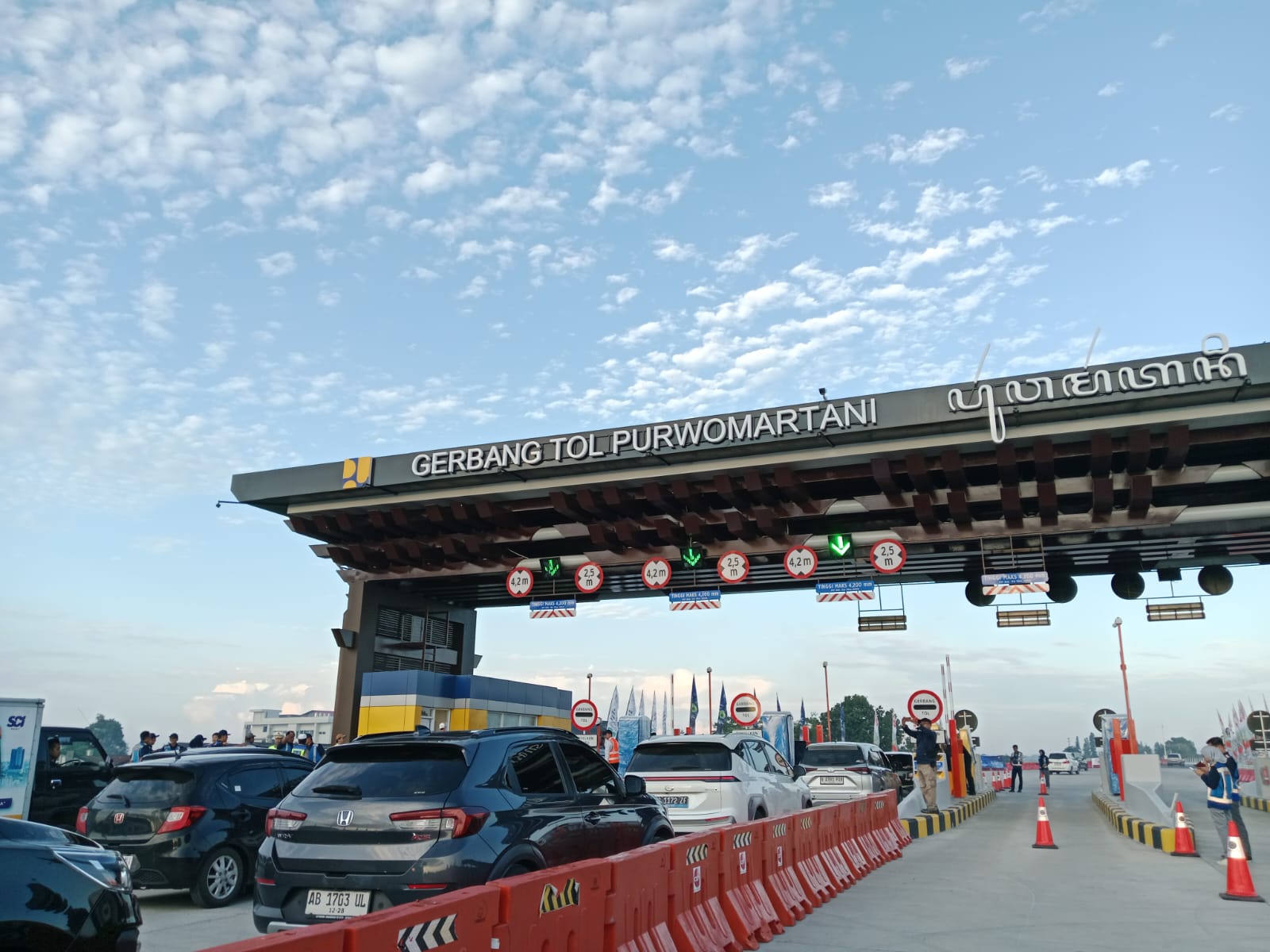 Pembukaan jalan Tol Fungsional Purwomartani-Prambanan