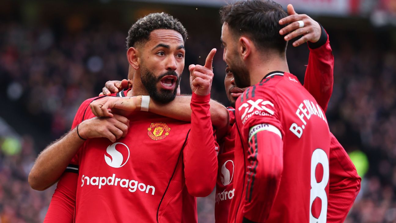 Para pemain Manchester United rayakan gol Matheus Cunha manfaatkan umpan Bruno Fernandes