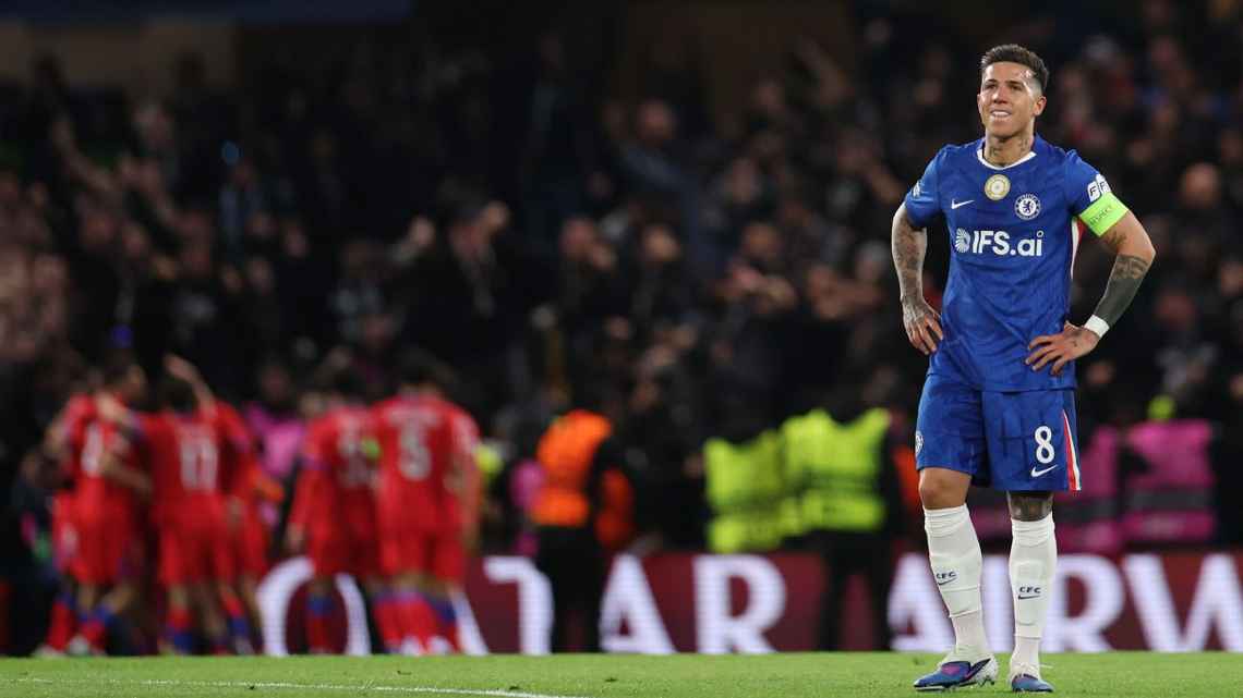 Enzo Fernandes disanksi larangan bermain dua pertandingan bersama Chelsea