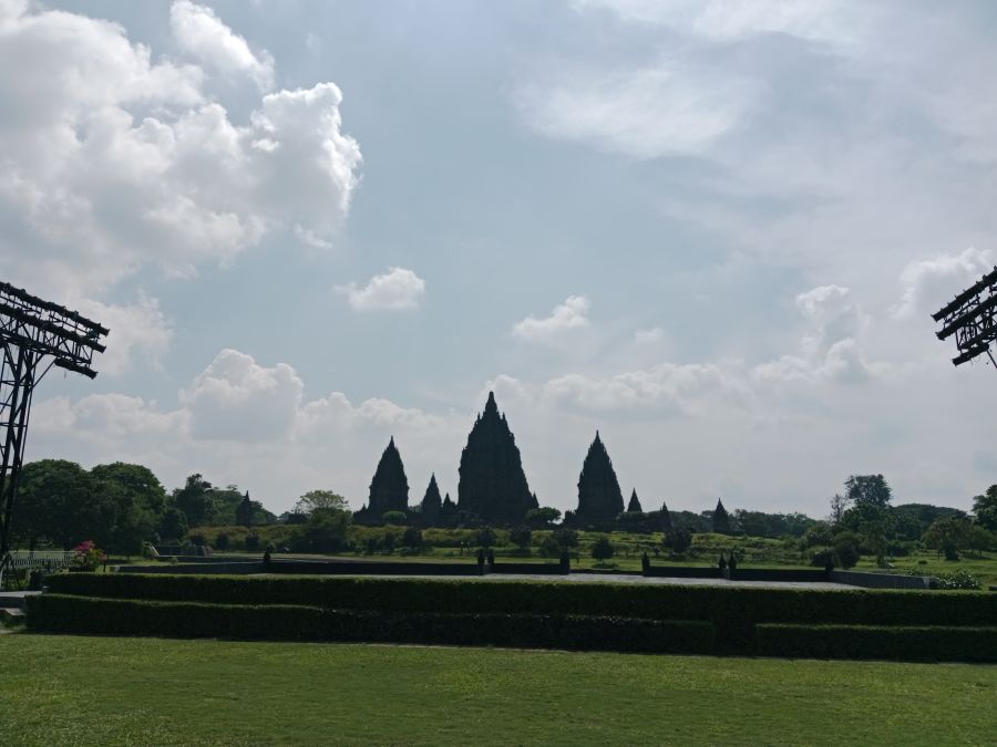 Candi Prambanan.