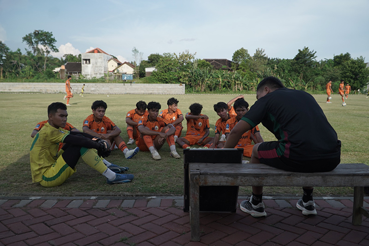 Tim muda PSS Sleman U-19 saat menjalani sesi latihan.