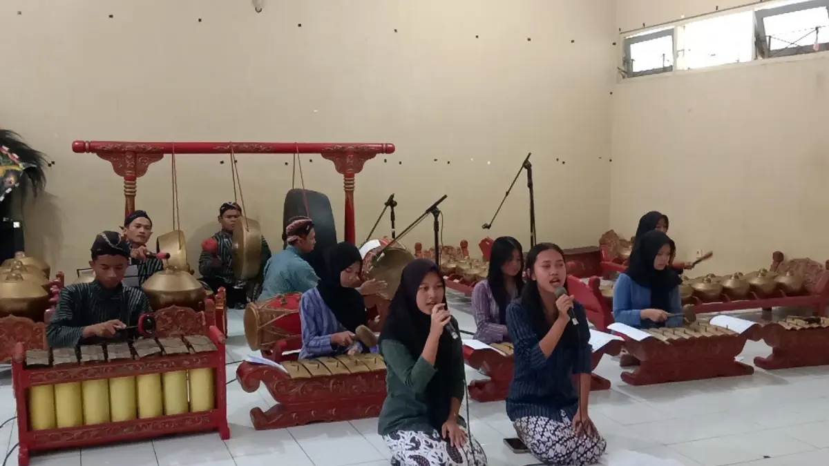 ANTUSIAS: Siswa SMAN 1 Mlati saat mengikuti berbagai kegiatan di area sekolah. (Dokumentasi SMAN 1 Mlati)