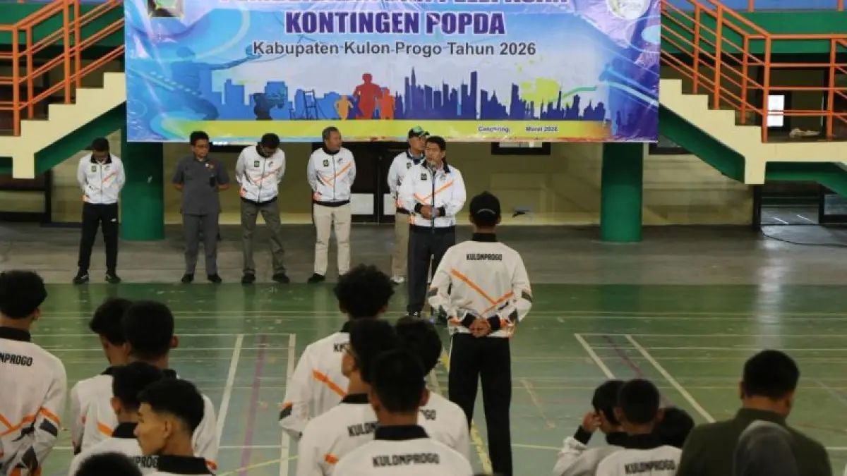 BERBARIS: Atlet pelajar mendapat pengarahan dari Bupati Kulon Progo. (Dokumentasi Pemkab Kulon Progo)