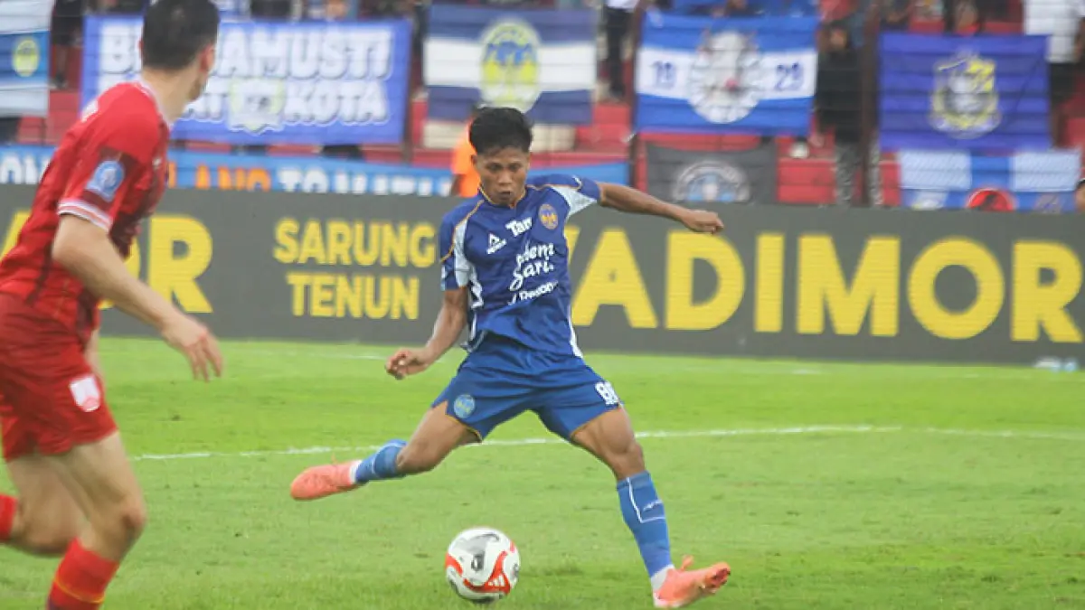 Gelandang PSIM Jogja Fahreza Sudin. (Guntur Aga/Radar Jogja)