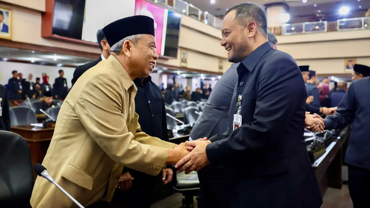 Gubernur Jawa Tengah Ahmad Luthfi setelah mengikuti rapat paripurna DPRD Jawa Tengah di Gedung Berlian, Semarang pada Selasa, 31 Maret 2026.