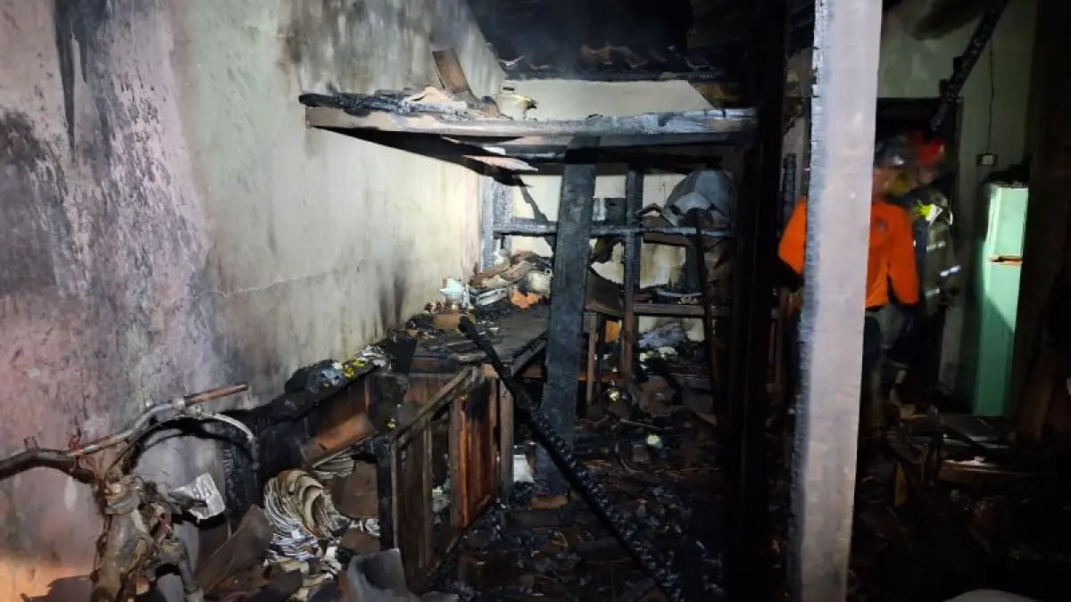 Kondisi rumah di Argorejo, Sedayu usai api berhasil dipadamkan. (Dokumentasi BPDB Bantul)