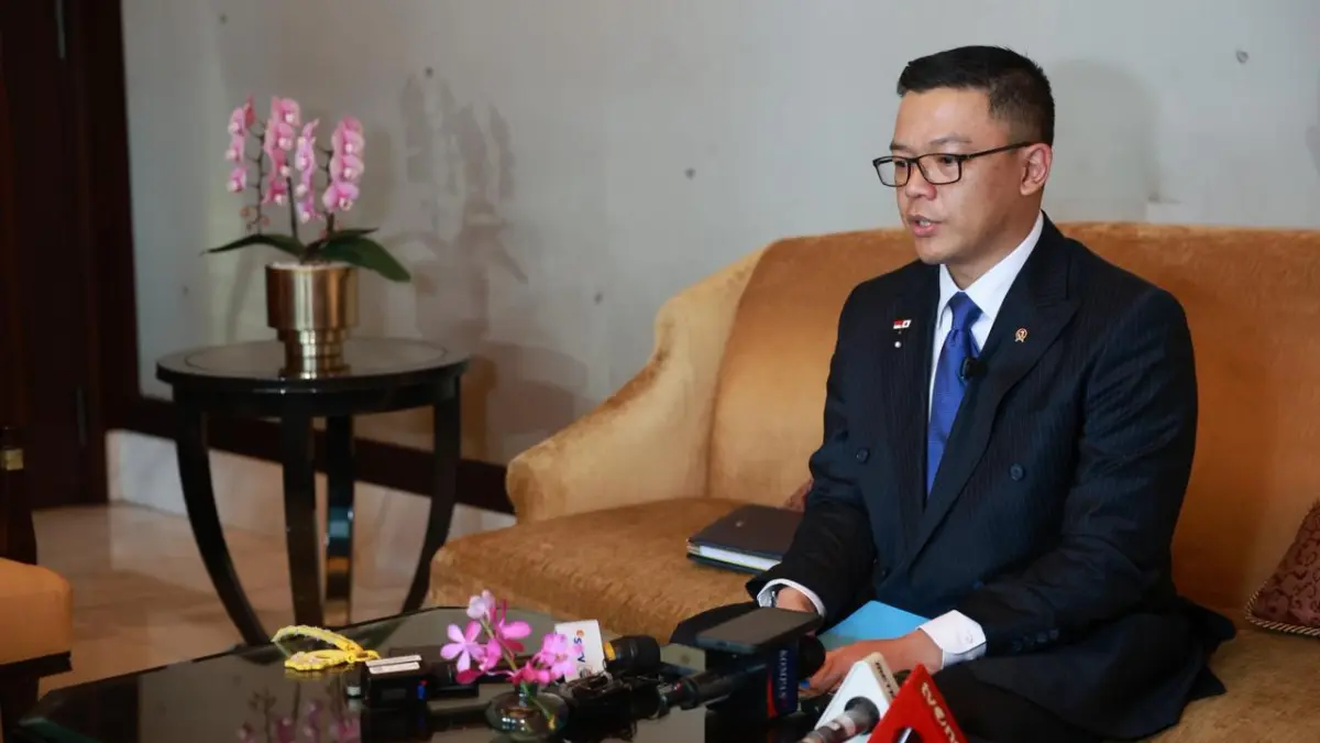 Menteri Luar Negeri Sugiono