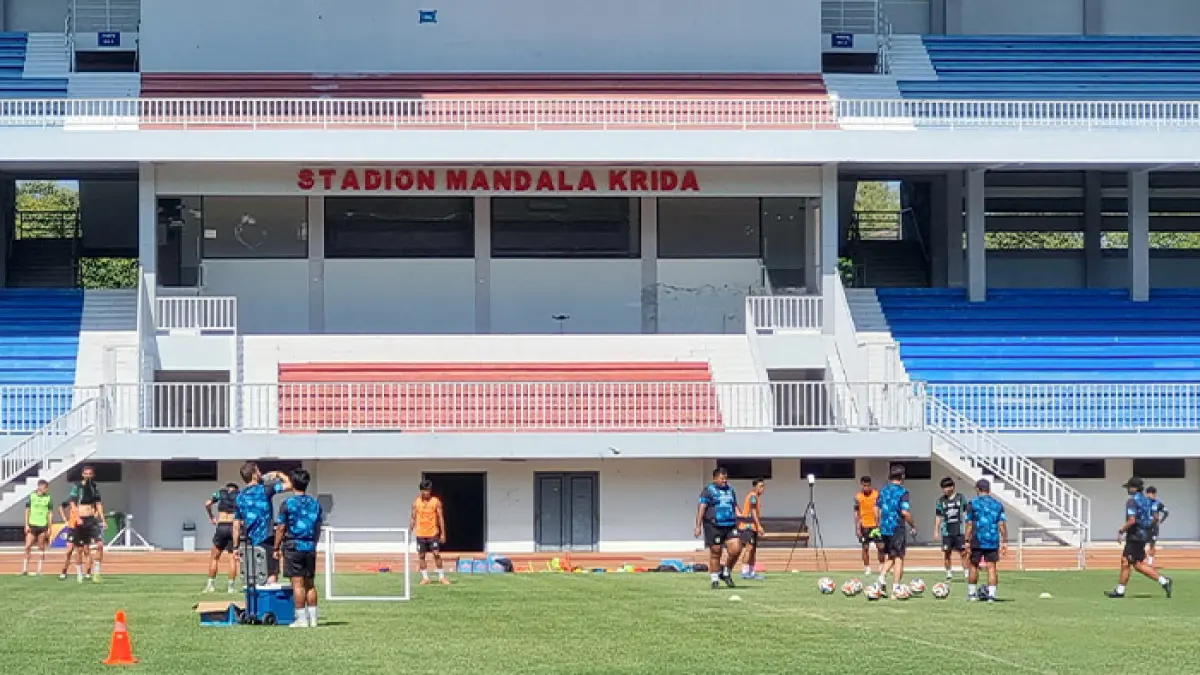 Pemain PSIM Jogja saat menjalani sesi latihan rutin. (Fahmi Fahriza/Radar Jogja)