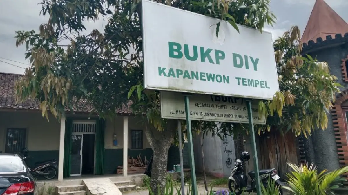 TAMPAK DEPAN: Kantor Badan Usaha Kredit Pedesaan (BUKP) Tempel di Lumbungrejo, Tempel, Sleman. (Delima&nbsp;Purnamasari/Radar Jogja)