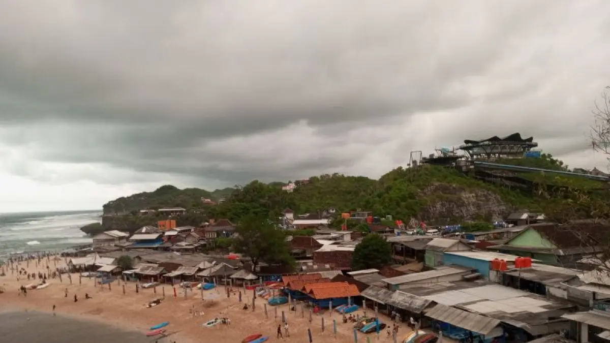 FAVORIT: Kawasan destinasi wisata pantai Gunungkidul masih menjadi primadona jujukan wisatawan.&nbsp;(Yusuf Bastiar/Radar Jogja)