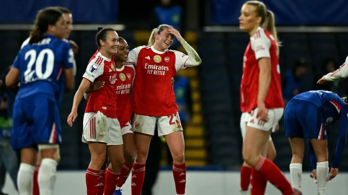 Para pemain Arsenal wanita rayakan kelolosan ke babak semifinal Liga Champions Wanita meskipun takluk dari Chelsea di leg kedua