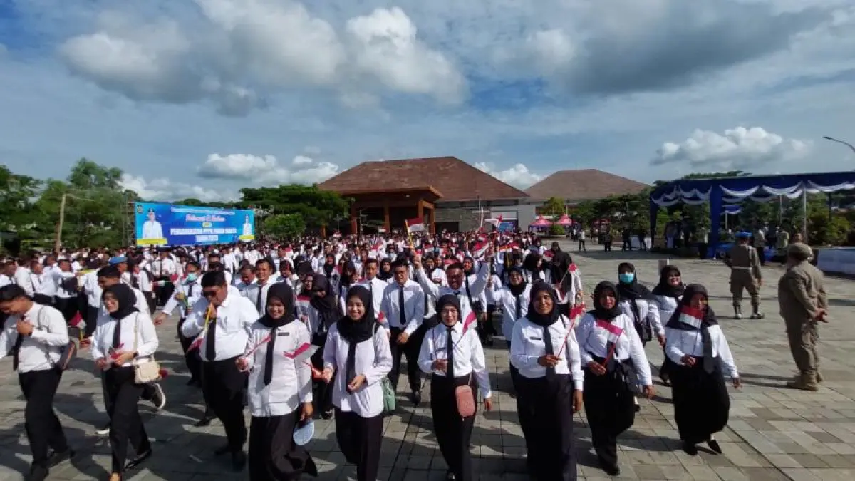 PELANTIKAN: PPPK Paruh Waktu menerima surat keputusan pengangkatan status menjadi ASN. (ANOM BAGASKORO/RADAR JOGJA)