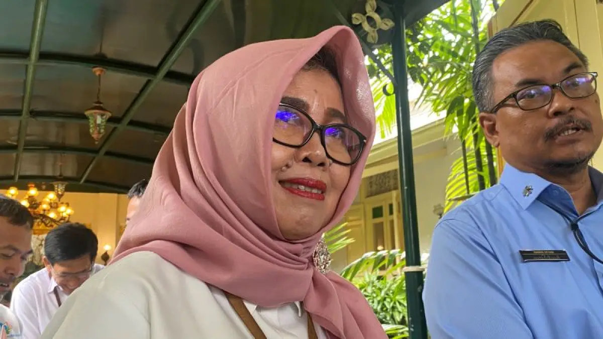 Plt Kepala BPS DIY Endang Tri Wahyuningsih dan Kepala Baperrida DIY Danang Setiadi saat ditemui di Kompleks Kepatihan Jogja. (AGUNG&nbsp;DWI PRAKOSO/RADAR JOGJA)