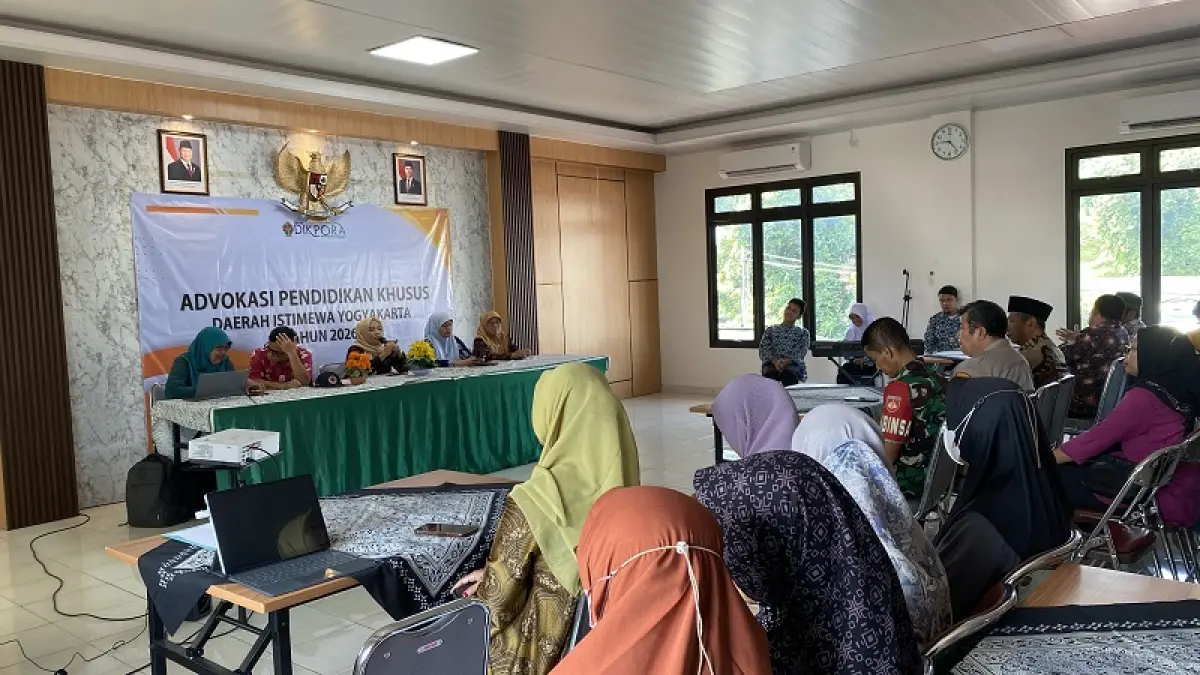 TANPA DISKRIMINASI: Advokasi pendidikan khusus menghadirkan sejumlah narasumber diadakan di Kalurahan Purbayan, Kotagede, Yogyakarta, Rabu (9/4/2026). Kegiatan tersebut juga bertujuan mendukung penyelenggaraan pendidikan inklusi di DIY. AGUNG DWI PRAKOSO/RADAR JOGJA