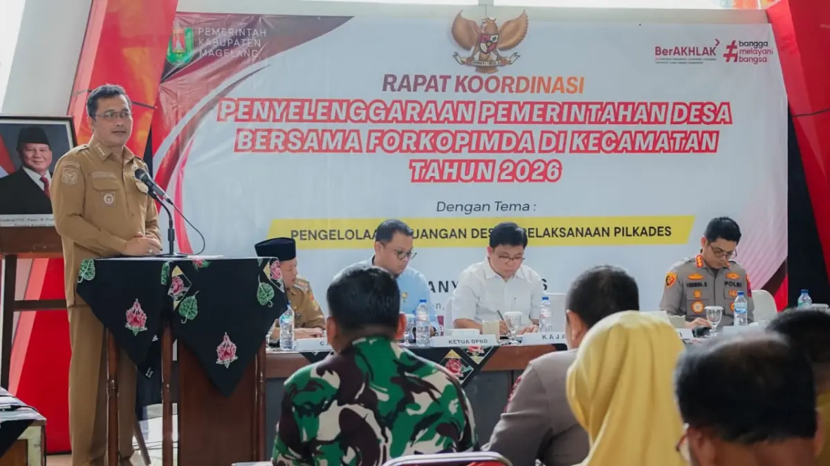 Bupati Magelang saat menghadiri rapat koordinasi penyelenggaraan pemerintahan desa bersama forkompimda.