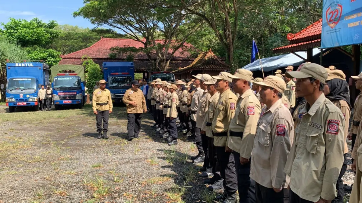 CEK: Bupati Kulon Progo meninjau kesiapan Tagana dalam rangkaian HUT Tagana se-DIY. (ANOM BAGASKORO/RADAR JOGJA)
