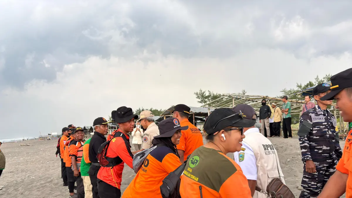 Tim SAR gabungan resmi menutup operasi pencarian terhadap Andika Rizki Maulana, 11, korban yang hilang terseret ombak Pantai Setrojenar. (Dokumentasi Basarnas Cilacap)