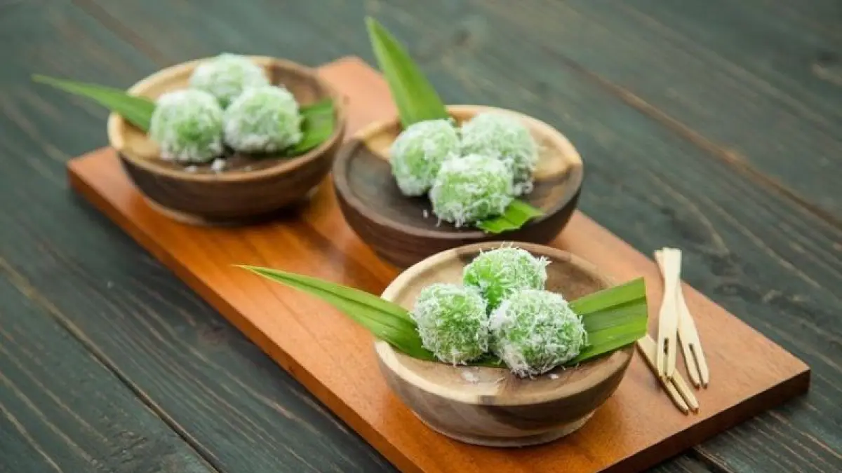 Makanan tradisional Klepon. (Pinterest/creativemarket)