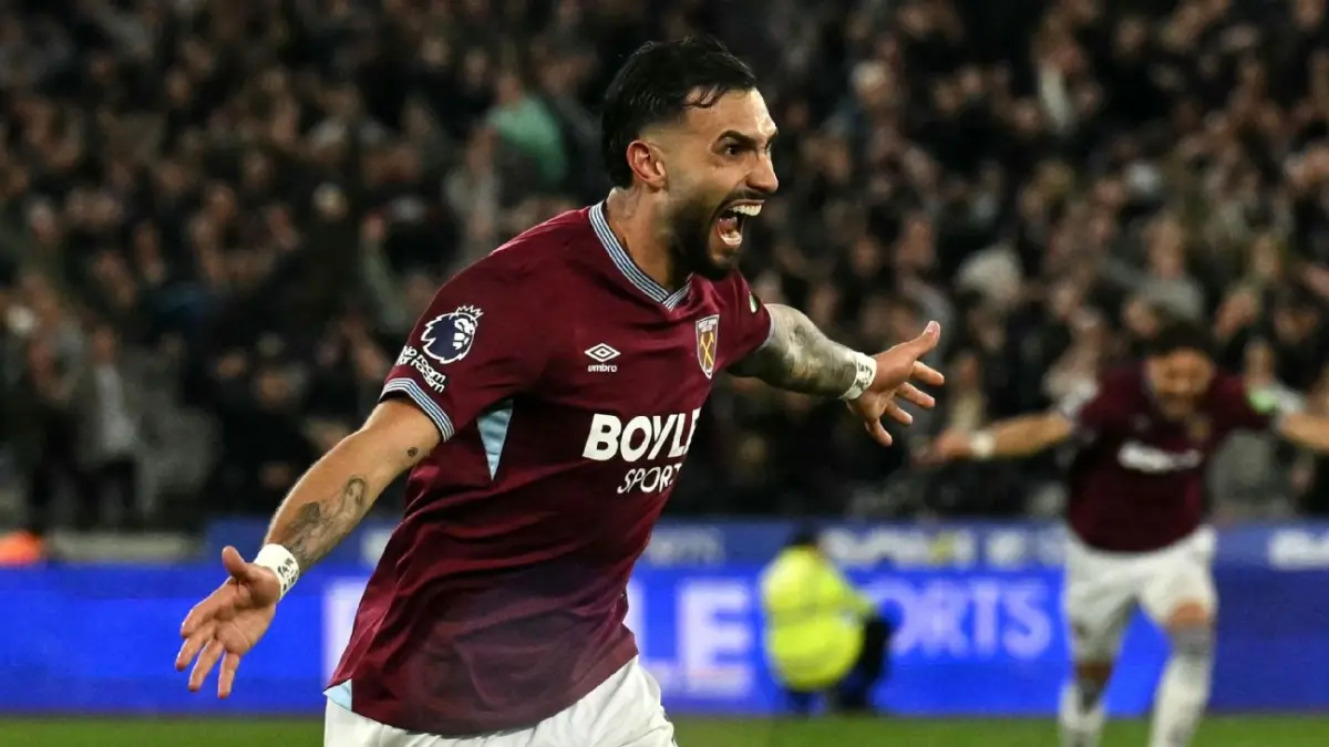 Selebrasi Valentin Castellanos setelah mencetak gol dalam kemenangan West Ham atas Wolves di London Stadium