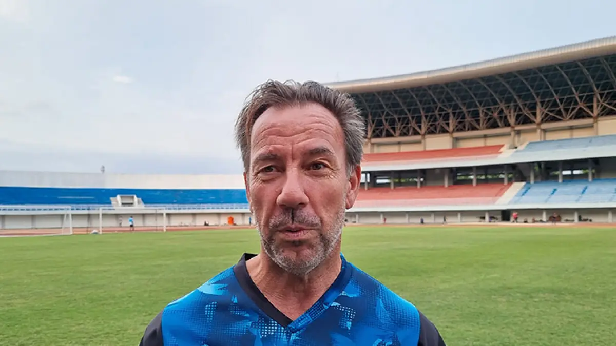 Pelatih PSIM Jogja Jean Paul van Gastel. (Fahmi Fahriza/Radar Jogja)