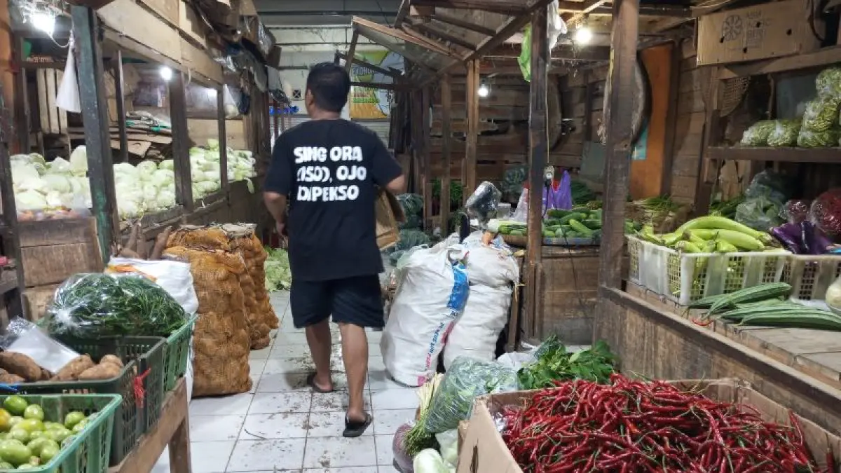 Kondisi Pasar Argosari Wonosari pada Selasa (14/4) siang terlihat cenderung landai. (Yusuf Bastiar/Radar Jogja)