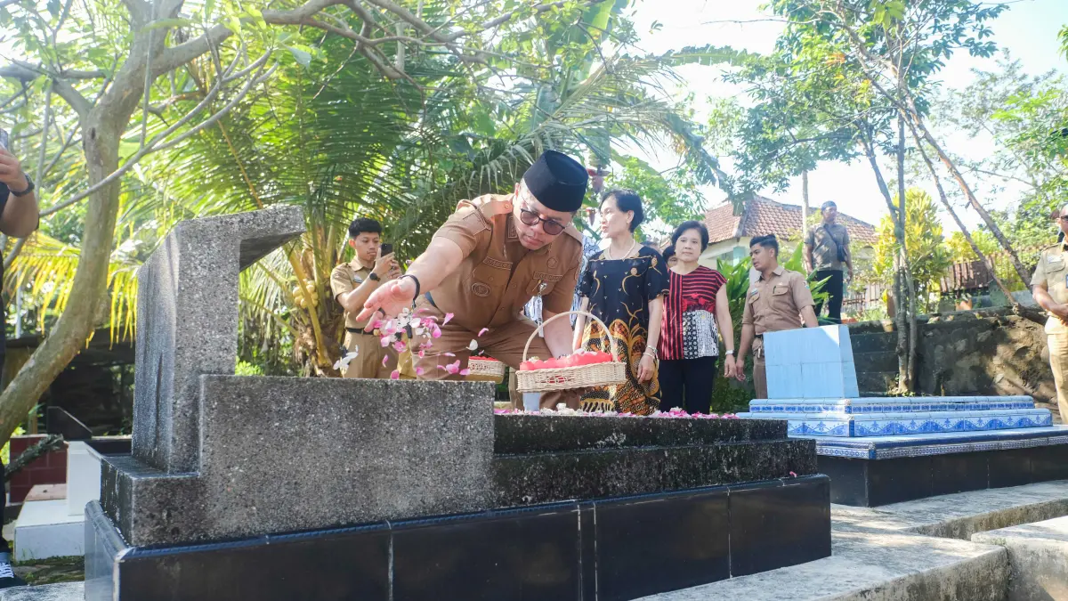 Wali Kota Magelang Damar Prasetyono berziarah ke beberapa pemimpin terdahulu.
