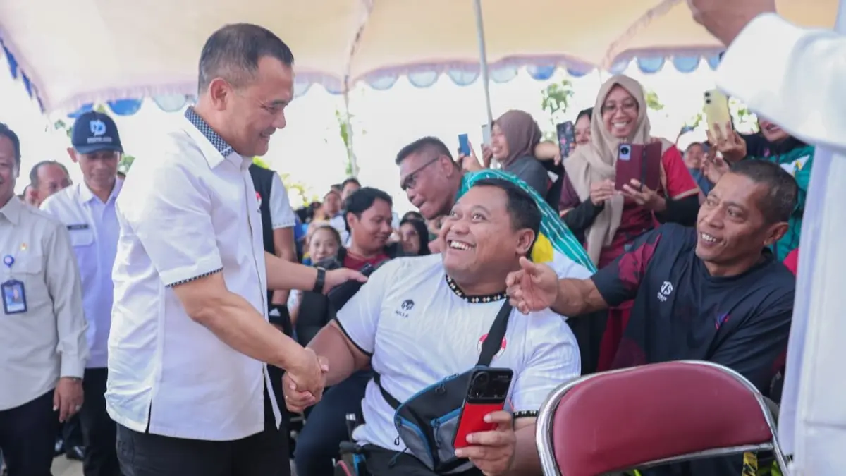 Gubernur Jawa Tengah Ahmad Luthfi meresmikan gedung asrama atlet National Paralympic Committee Indonesia (NPCI) Provinsi Jawa Tengah di Desa Delingan, Kecamatan Karanganyar, Kabupaten Karanganyar, Rabu (15/4/2026)
