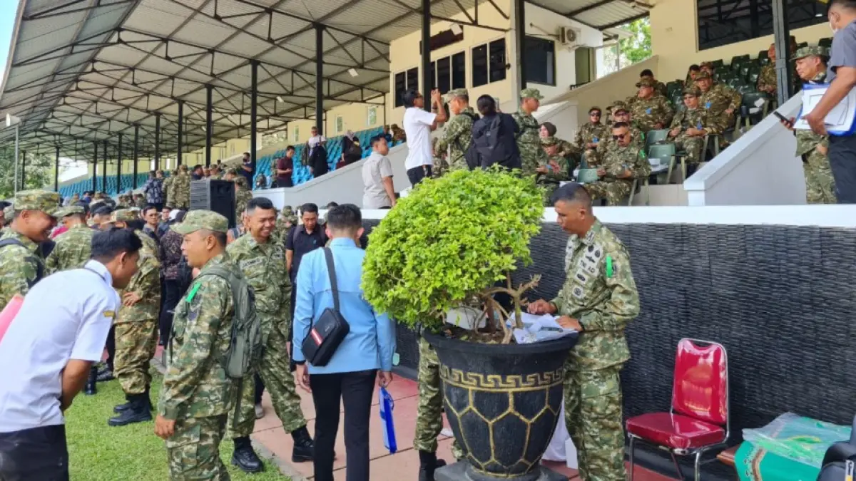 NECIS: Para pimpinan DPRD provinsi, kabupaten, dan kota se-Indonesia tiba di Akmil untuk mengikuti retret, Rabu (15/4/2026). (NAILA NIHAYAH/RADAR JOGJA)