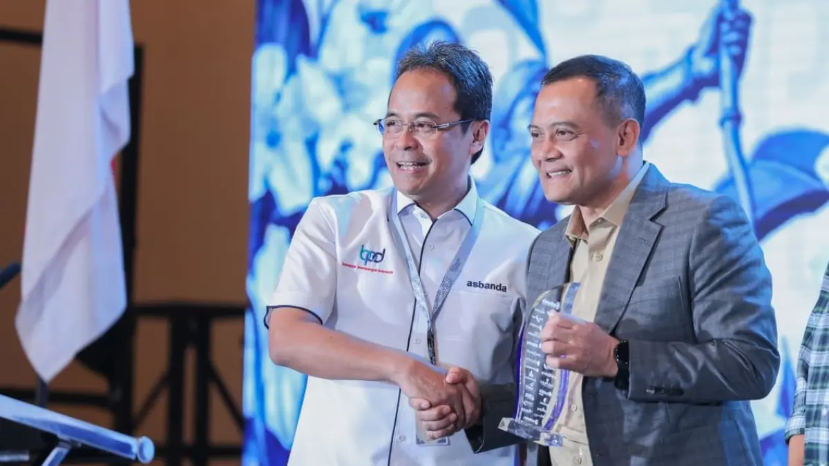 Gubernur Jawa Tengah Ahmad Luthfi meminta Bank Jateng agar memprioritaskan program Kredit Usaha Rakyat (KUR). 