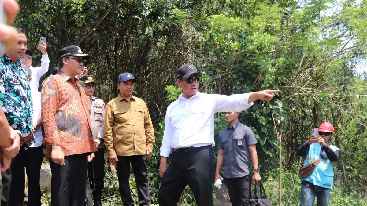 Mentan Amran Sulaiman saat kunjungan kerja di Desa Banyuurip, Kecamatan Tegalrejo, Kabupaten Magelang, Kamis (16/4/2026).
