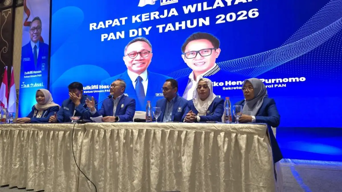Menteri Koordinator Bidang Pangan Zulkifli Hasan (Zulhas) saat menghadiri Rapat Kerja Wilayah (Rakerwil) DPW PAN DIY, Kamis (16/4) malam. (ISTIMEWA)