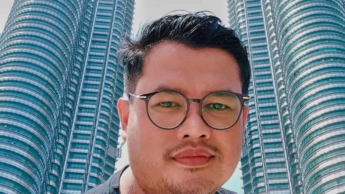Perancang mode, dosen Tata Busana, Fakultas Vokasi UNY, Kusminarko Warno. (Foto: dokumentasi pribadi)