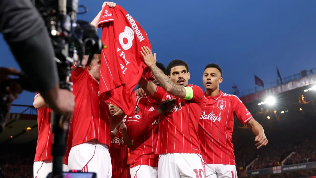 Selebrasi para pemain Nottingham Forest dalam kemenangan atas Porto untuk memastikan tiket semifinal Europa League
