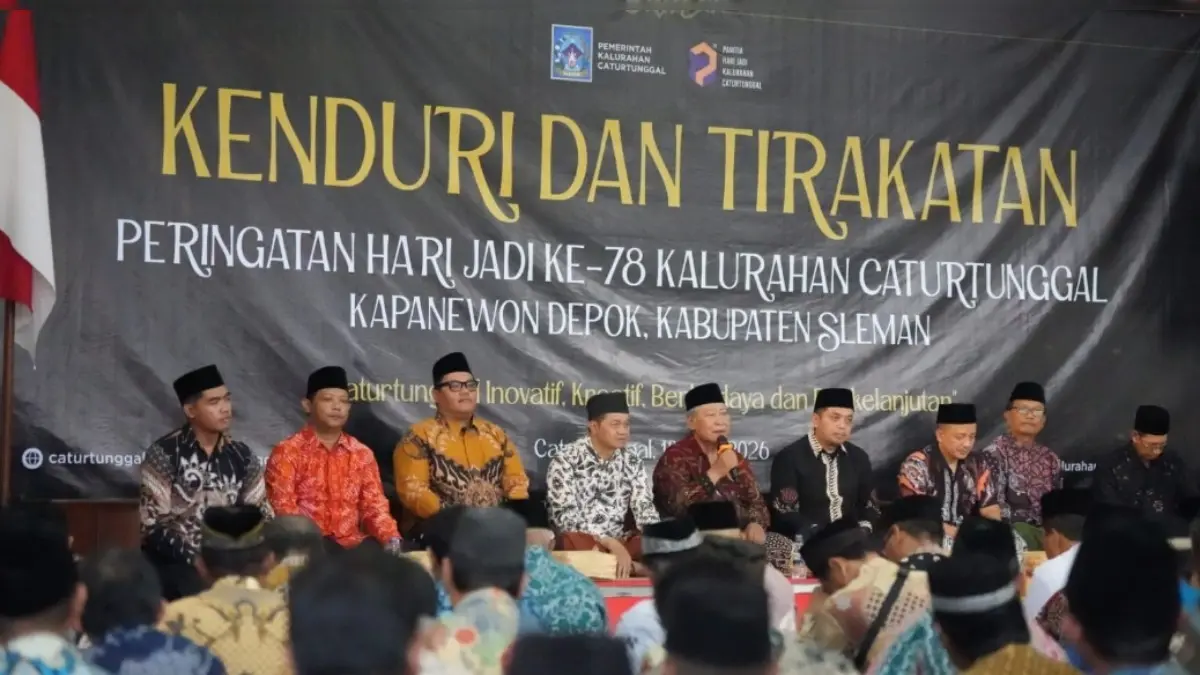 KHIDMAT: Suasana kenduri dan doa bersama dalam rangka peringatan Hari Jadi ke-78 Kalurahan Caturtunggal, Sabtu (18/4/2026)