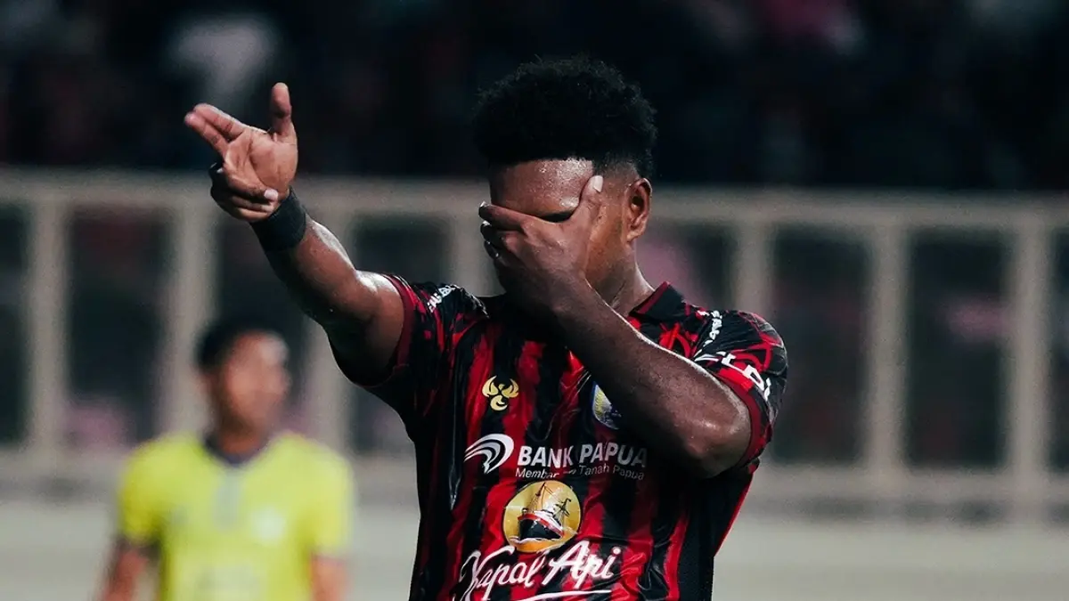 Selebrasi Jeam Kelly Sroyer dalam kemenangan Persipura atas PSIS Semarang. (Instagram Persipura)