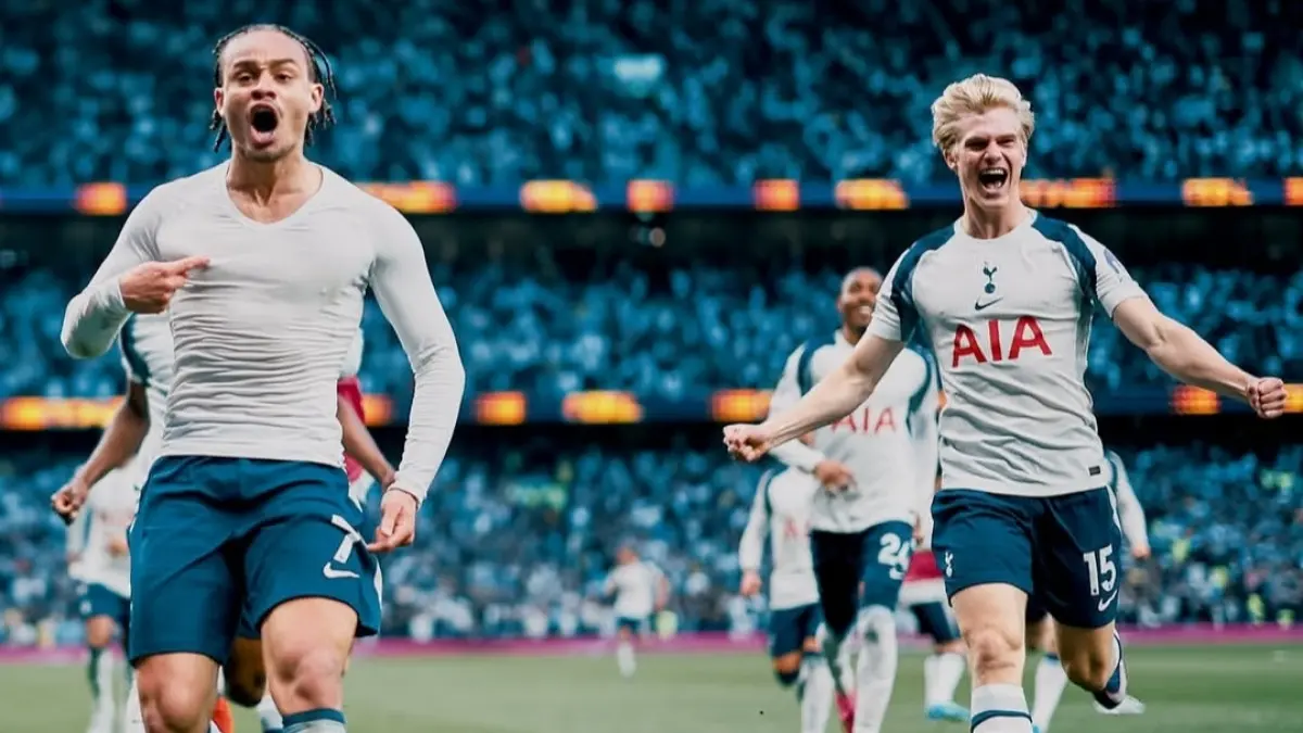 Selebrasi para pemain Tottenham Hotspur setelah Xavi Simons mencetak gol dalam hasil imbang melawan Brighton.