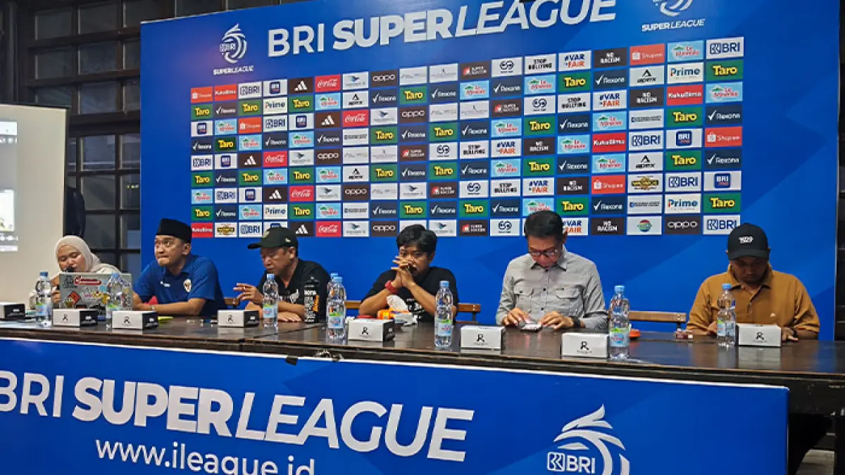 Sesi konferensi pers soal batalnya pertandingan PSIM Jogja melawan Persija Jakarta di Stadion Sultan Agung, Bantul. (Fahmi Fahriza/Radar Jogja)
