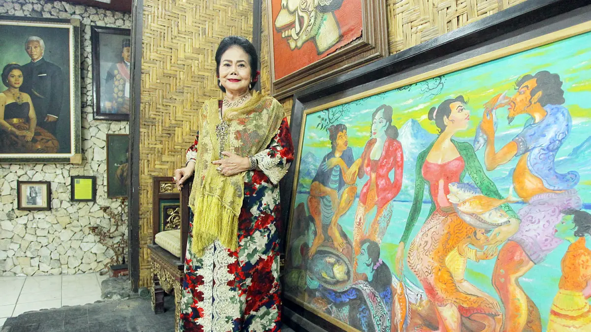 TAK ADA PENSIUN: Yani Saptohoedojo mengaku seluruh umurnya untuk kemajuan dunia seni. Baginya, seorang seniman tidak ada kata pensiun. Istri mendiang Saptohoedojo ini pun masih enerjik di usia 72 tahun. (Guntur Aga Tirtana/Radar Jogja)