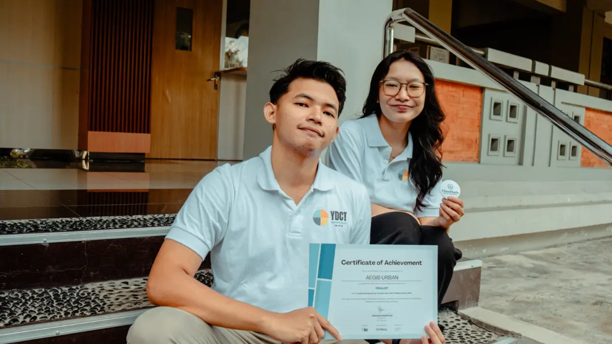 Dua mahasiswa Program Studi Informatika Universitas Atma Jaya Yogyakarta (UAJY), Chaterina Olivia Putri Sugiarto dan Yonatan Adi Cahyoningrat 
